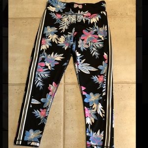 DKNY active flower printed leggings size M